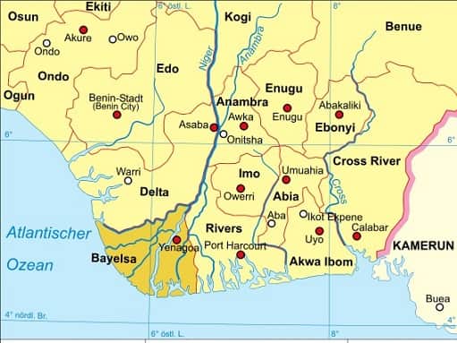 A map of Nigeria showing the regions of Bayelsa and Rivers that have many rivers crossing them.