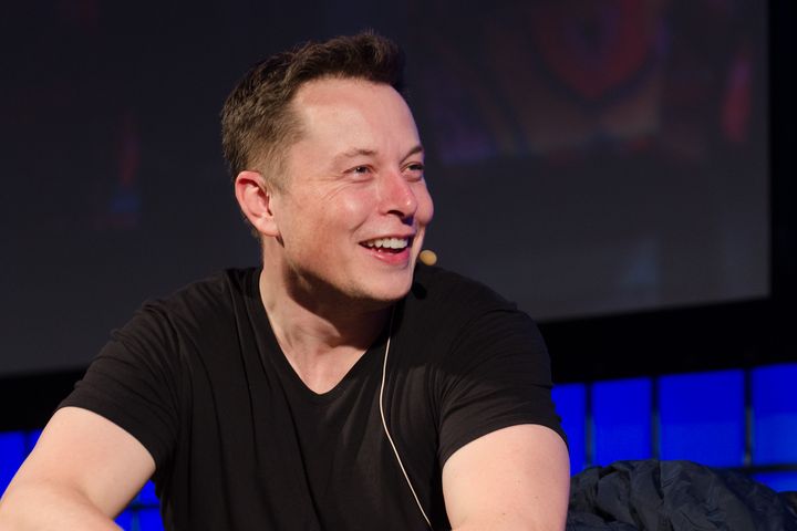 Picture of Elon smiling.